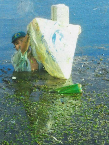 Semace multa empresa que jogou embalagens de agrotóxicos a céu aberto