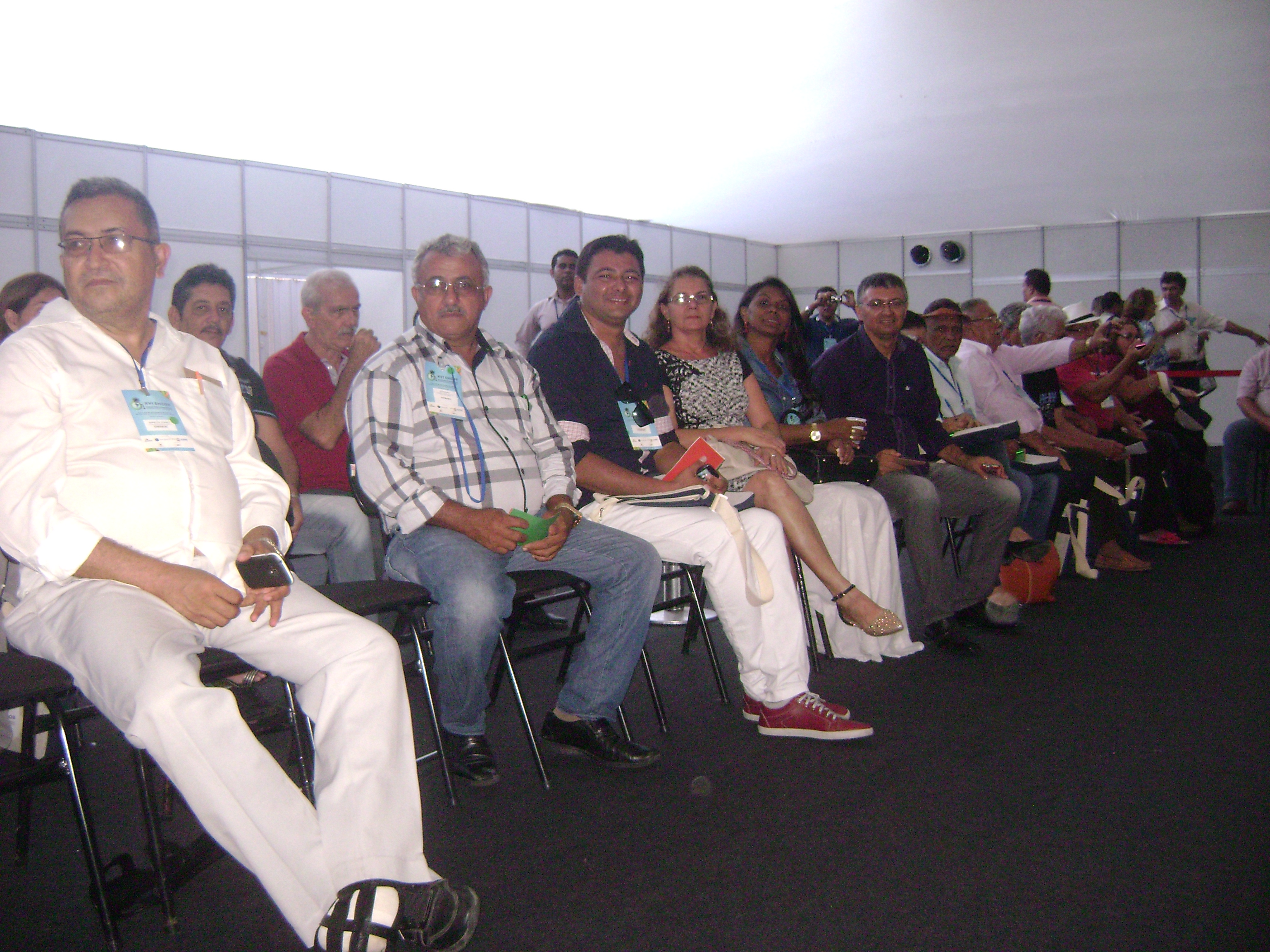 Delegação do Ceará, representada por 36 integrantes de CBH, 4 da Cogerh e 1 da SRH, participa do XVI ENCOB