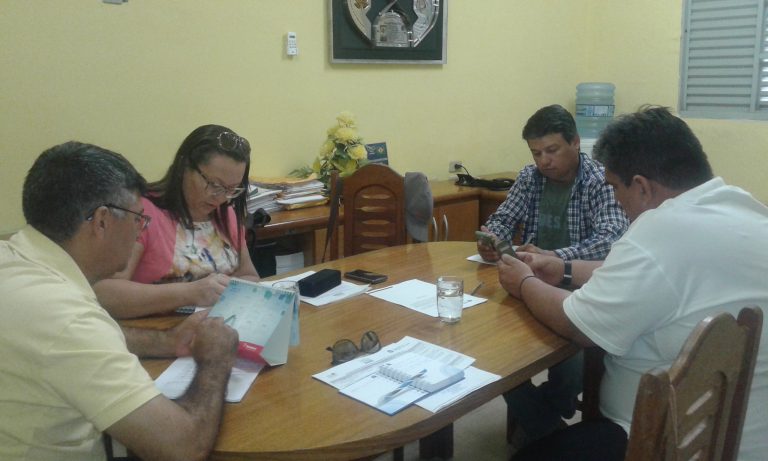Diretoria do CSBH Alto Jaguaribe se reúne com COGERH