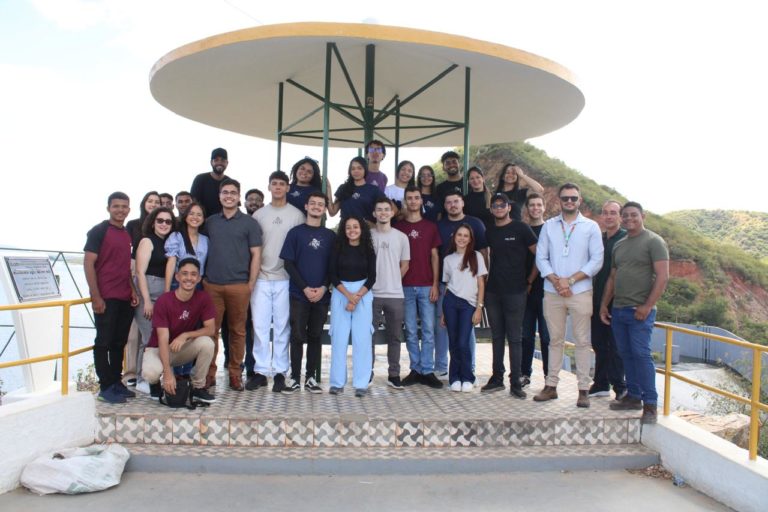 Estudantes do IFCE de Juazeiro do Norte conhecem barragem do Orós